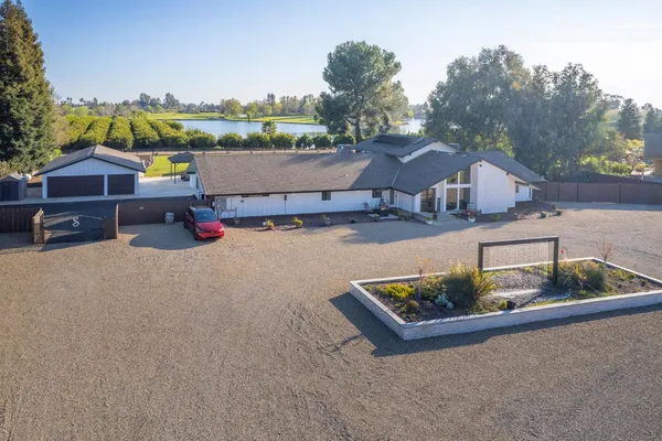 $2,196,000 | 11735 East Santa Ana Avenue, Clovis, CA 93619