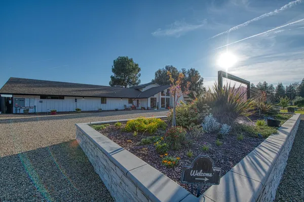 $2,196,000 | 11735 East Santa Ana Avenue, Clovis, CA 93619