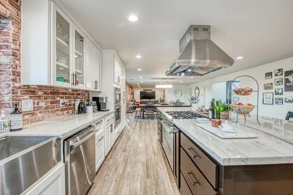 $2,196,000 | 11735 East Santa Ana Avenue, Clovis, CA 93619