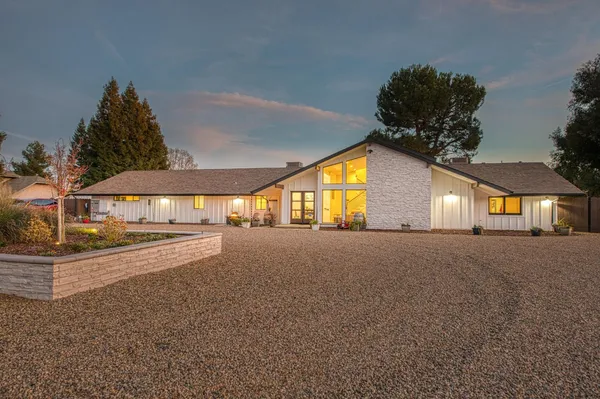 $2,196,000 | 11735 East Santa Ana Avenue, Clovis, CA 93619