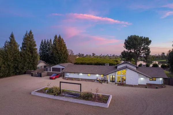 $2,196,000 | 11735 East Santa Ana Avenue, Clovis, CA 93619