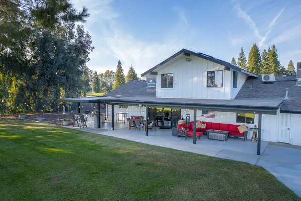 $2,196,000 | 11735 East Santa Ana Avenue, Clovis, CA 93619