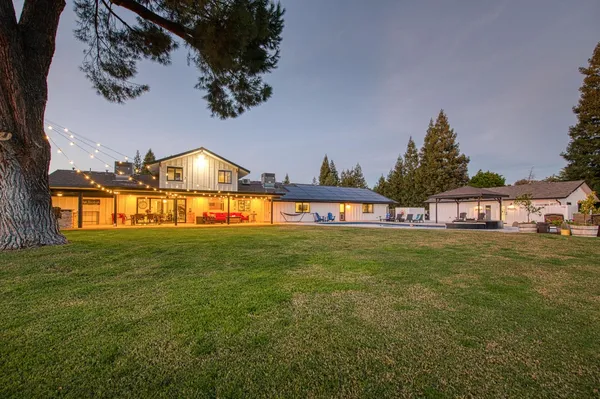 $2,196,000 | 11735 East Santa Ana Avenue, Clovis, CA 93619