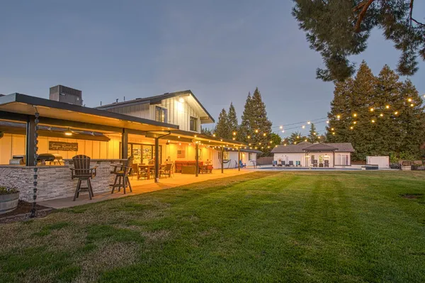 $2,196,000 | 11735 East Santa Ana Avenue, Clovis, CA 93619