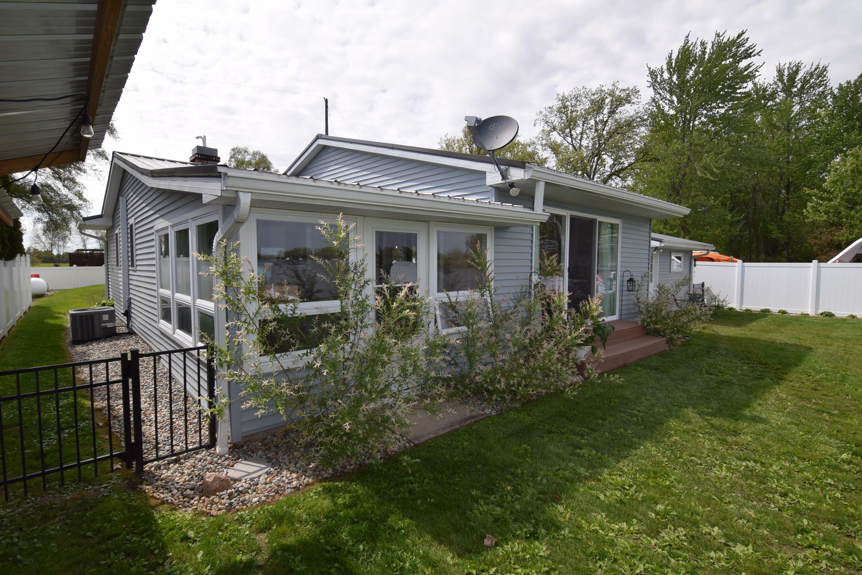 912 West Shore Road Bronson, MI 49028 - Photo 34 of 42 DSC_0167
