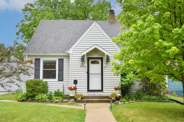 $399,000 | W63N375 Hillcrest Avenue, Cedarburg, WI 53012