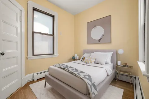 $3,050 | 58 Charles Street South, Unit 2, Boston, MA 02116