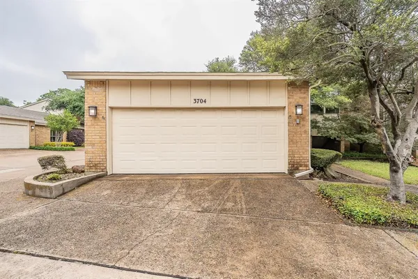 $2,350 | 3704 Hulen Park Drive, Fort Worth, TX 76109