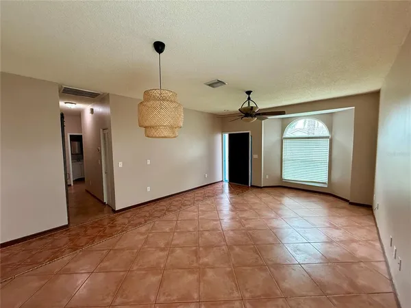 $2,550 | 8714 Imperial Court, Tampa, FL 33635