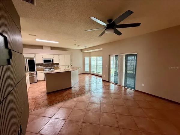$2,550 | 8714 Imperial Court, Tampa, FL 33635