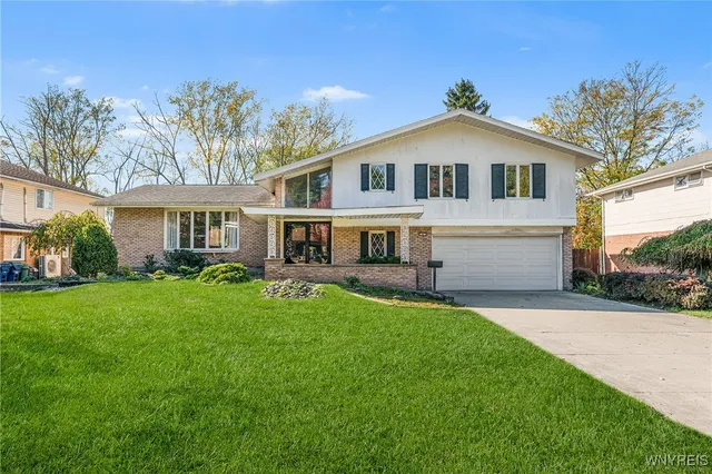 $455,000 | 40 Tristan Lane, Amherst, NY 14221