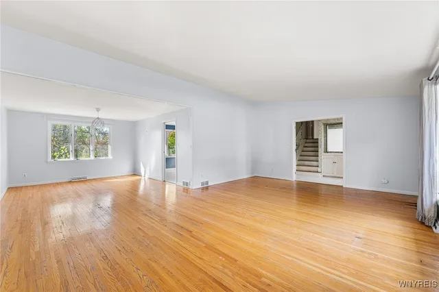 $455,000 | 40 Tristan Lane, Amherst, NY 14221