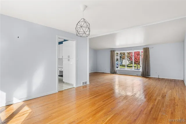 $455,000 | 40 Tristan Lane, Amherst, NY 14221