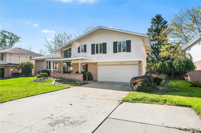 $455,000 | 40 Tristan Lane, Amherst, NY 14221