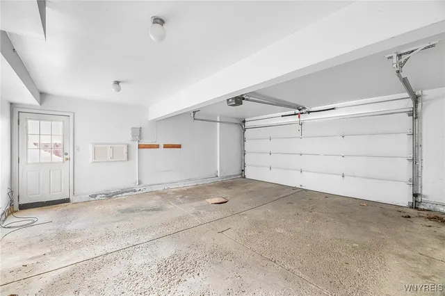 $455,000 | 40 Tristan Lane, Amherst, NY 14221