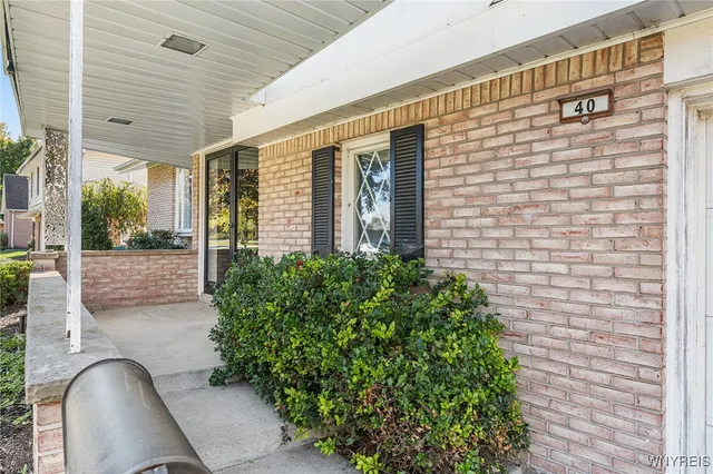 $455,000 | 40 Tristan Lane, Amherst, NY 14221