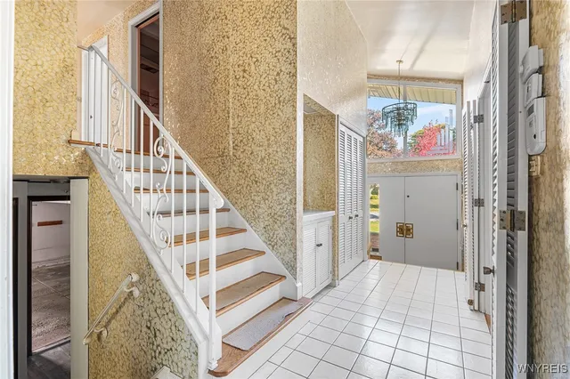 $455,000 | 40 Tristan Lane, Amherst, NY 14221