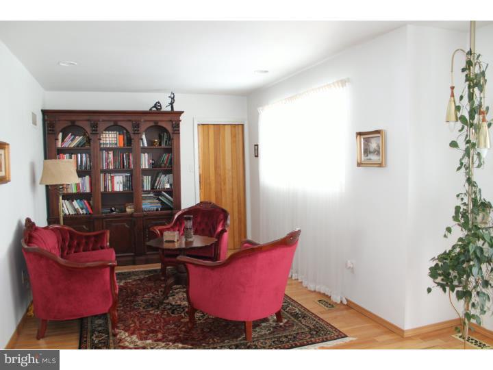 1440 Lorraine Road Reading, PA 19604 - Photo 11 of 25 Library
