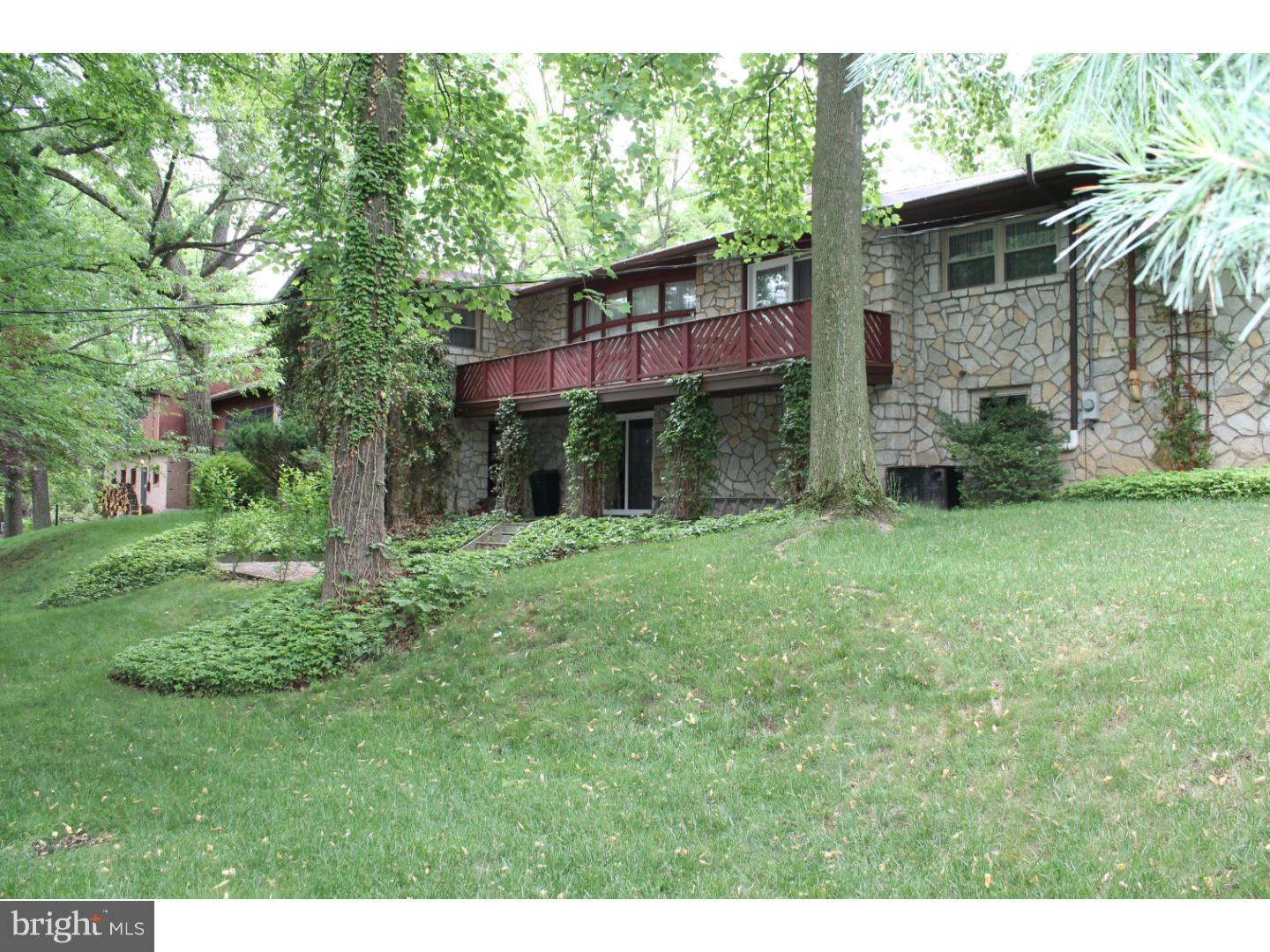 1440 Lorraine Road Reading, PA 19604 - Photo 3 of 25 Gallery Image 3
