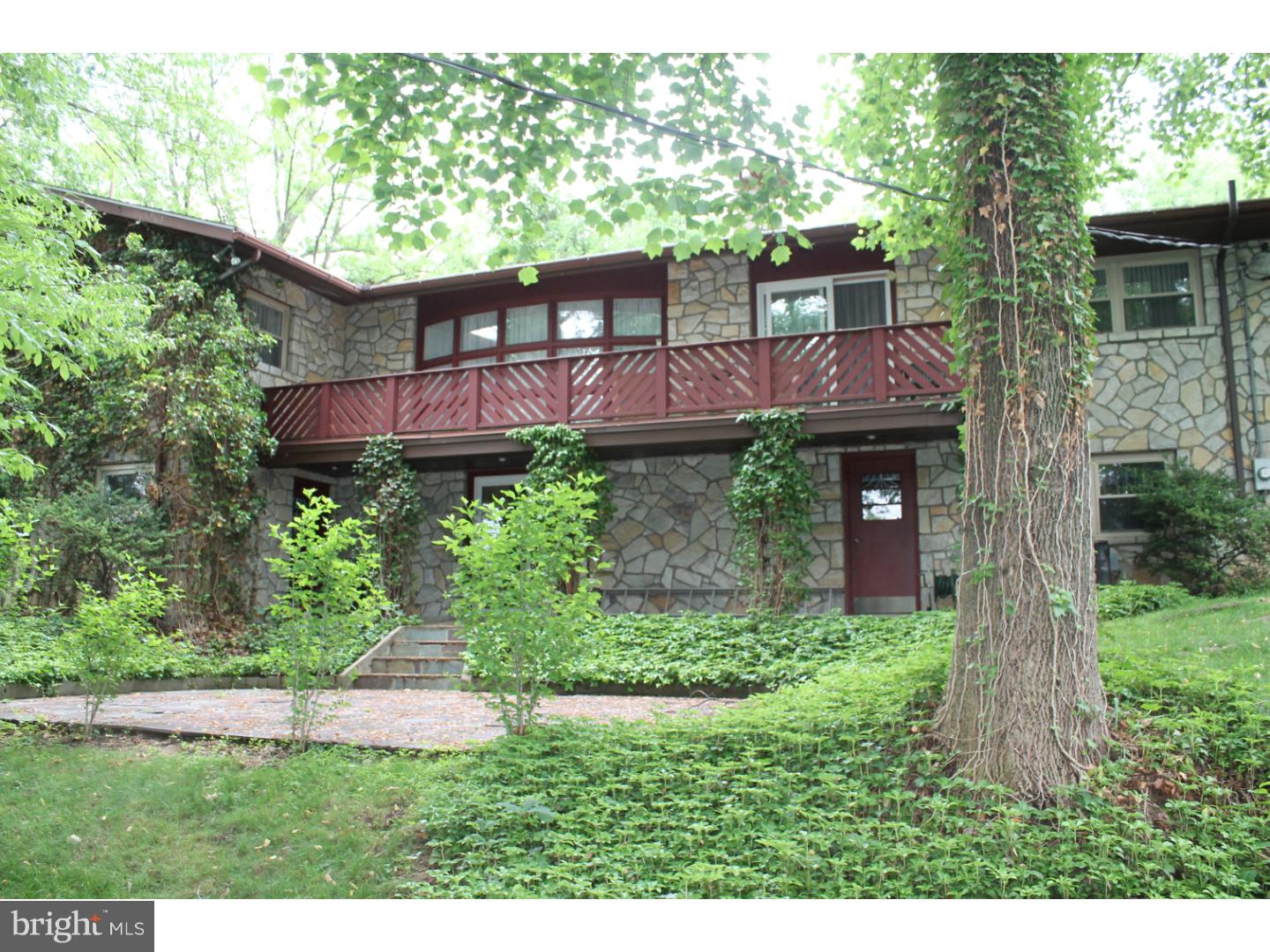 1440 Lorraine Road Reading, PA 19604 - Photo 4 of 25 Gallery Image 4