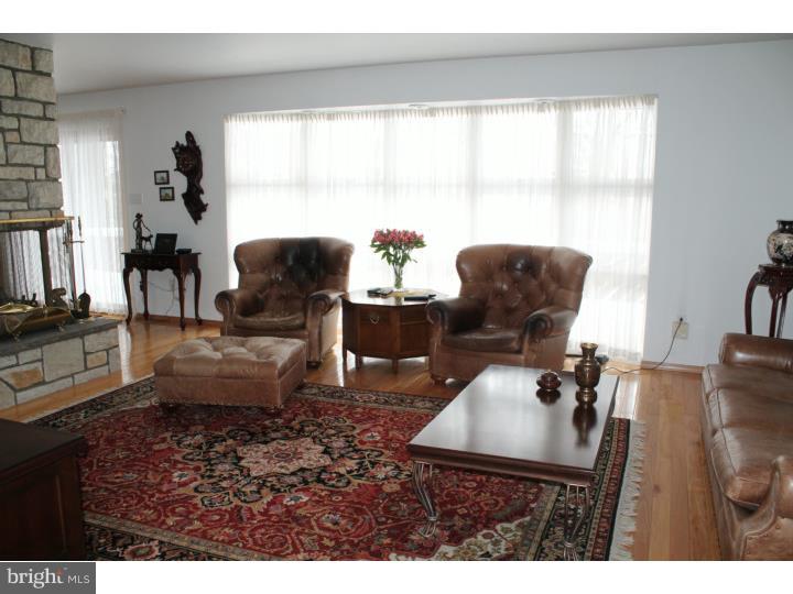 1440 Lorraine Road Reading, PA 19604 - Photo 6 of 25 Living Room