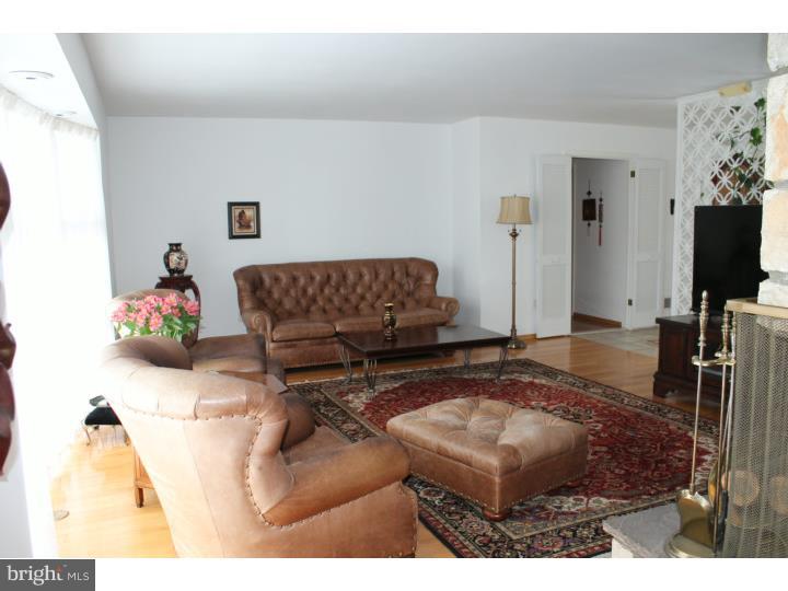 1440 Lorraine Road Reading, PA 19604 - Photo 7 of 25 Living Room
