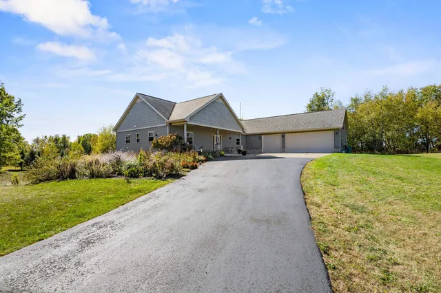 $930,000 | 10303 North Harold Drive, Brooklyn, WI 53521