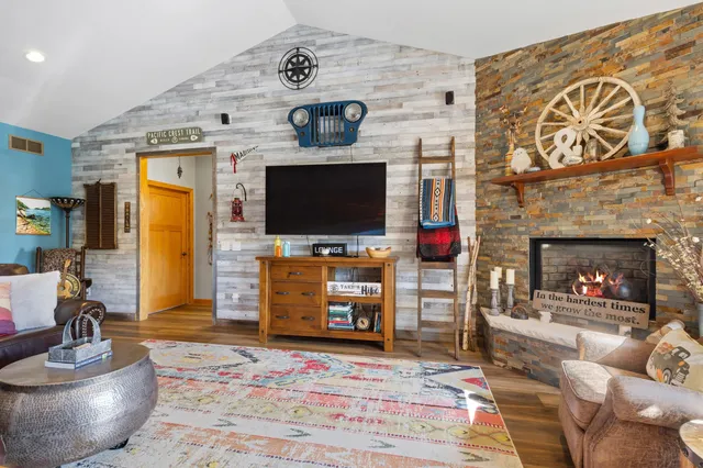 $930,000 | 10303 North Harold Drive, Brooklyn, WI 53521