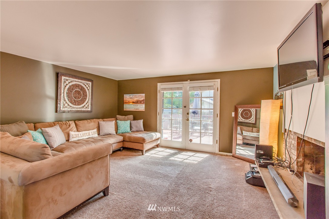 15417 110th Avenue Northeast Bothell, WA 98011 - Photo 2 of 16 Gallery Image 2