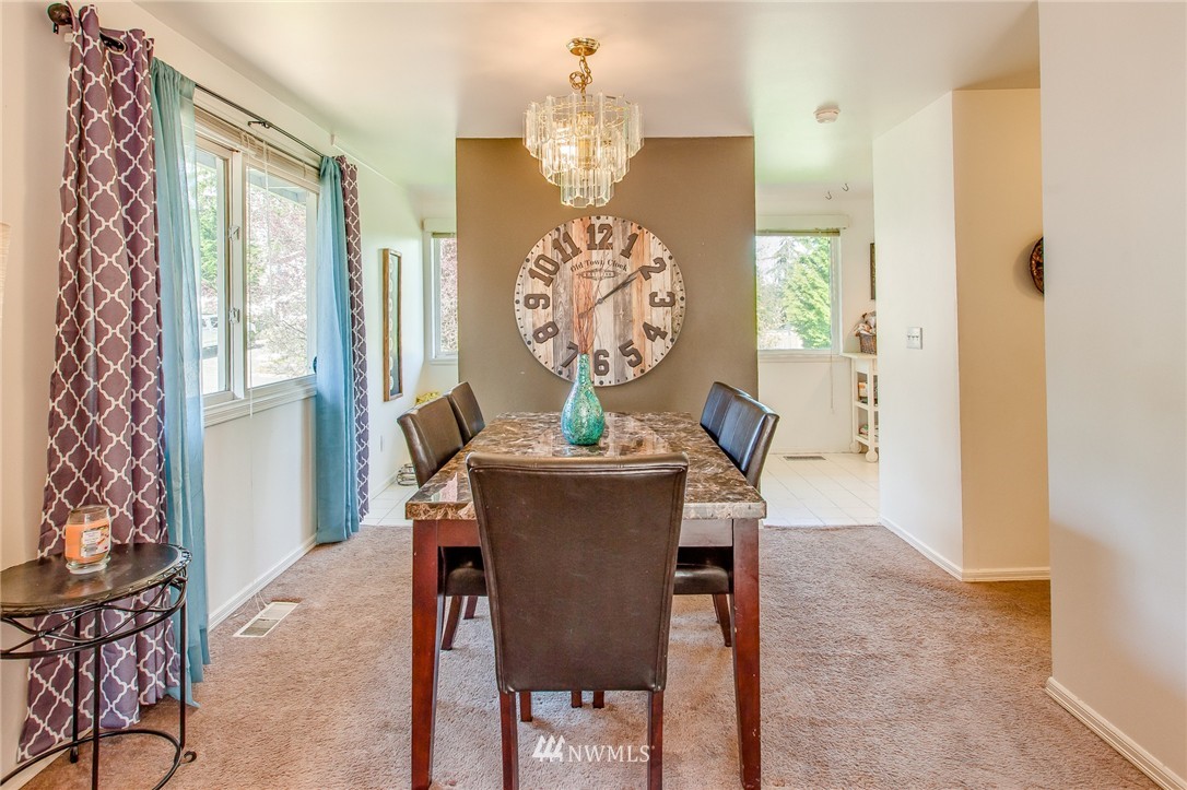 15417 110th Avenue Northeast Bothell, WA 98011 - Photo 3 of 16 Gallery Image 3