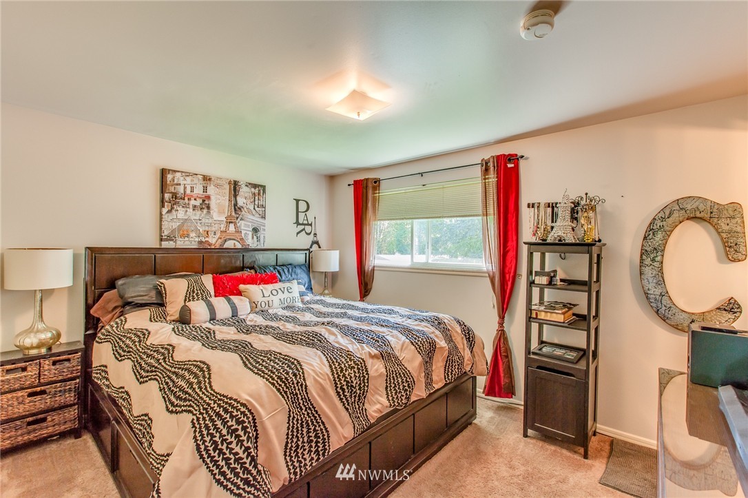 15417 110th Avenue Northeast Bothell, WA 98011 - Photo 5 of 16 Gallery Image 5