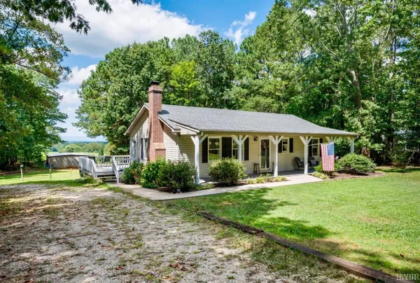 $329,900 | 3105 Horseshoe Road, Appomattox, VA 24522