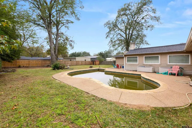$299,900 | 2510 Wychelm Drive, Kilgore, TX 75662