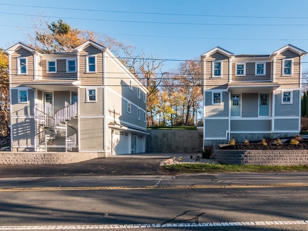 302 Western Avenue, Unit B Gloucester, MA 01930 - Photo 21 of 33 a front view of a house