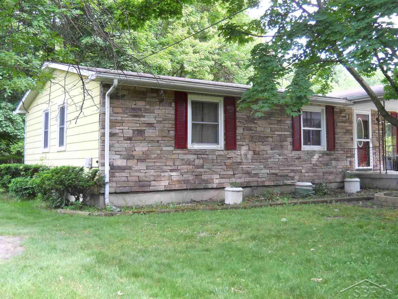 8047 Beaver Road St. Charles, MI 48655 - Photo 3 of 10 31294109-2.JPG
