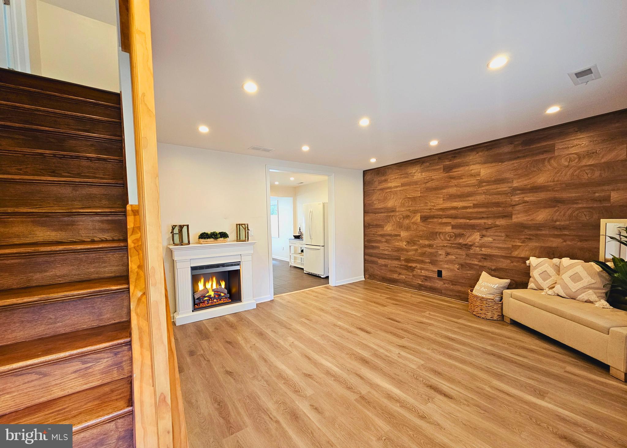 1073 Fireside Avenue Ewing, NJ 08618 - Photo 4 of 27