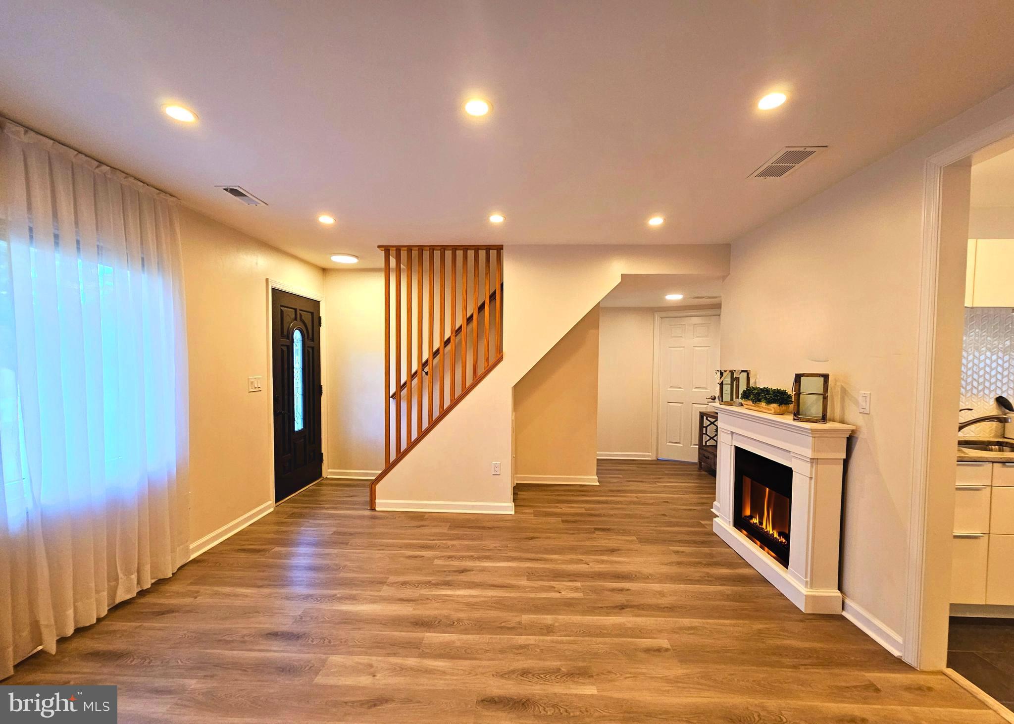 1073 Fireside Avenue Ewing, NJ 08618 - Photo 8 of 27