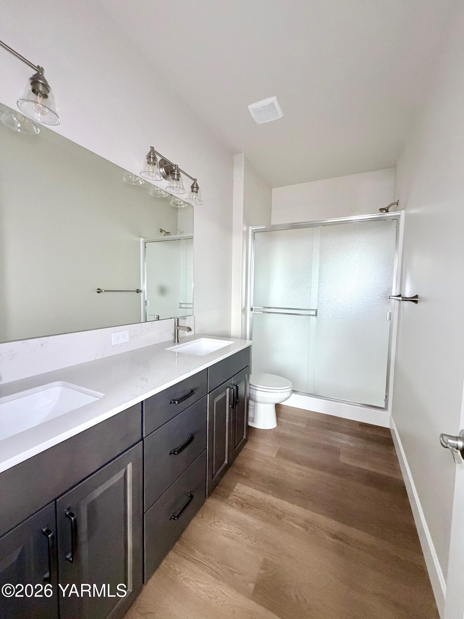 5912 Crestfields Road Yakima, WA 98903 - Photo 14 of 29 masterbath5