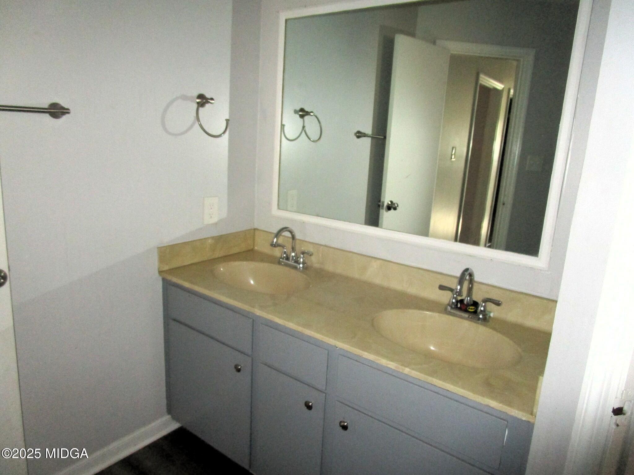 4411 North Franklinton Road Macon, GA 31217 - Photo 7 of 16 Master bath