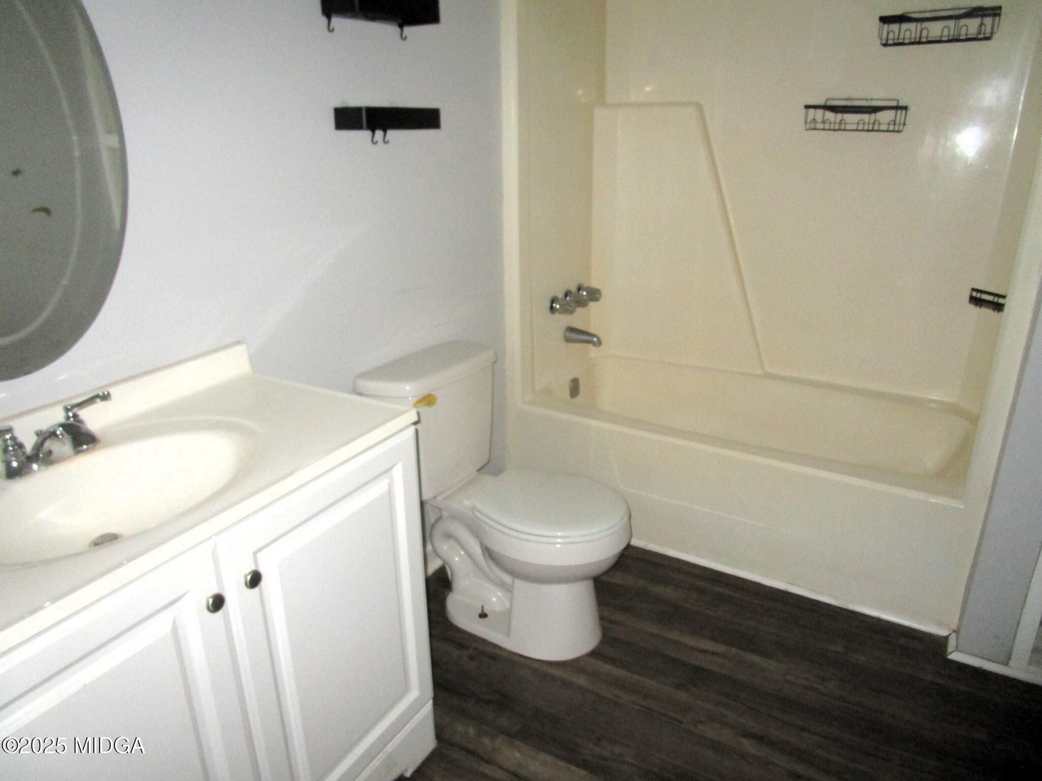 4411 North Franklinton Road Macon, GA 31217 - Photo 9 of 15 Bathroom 2