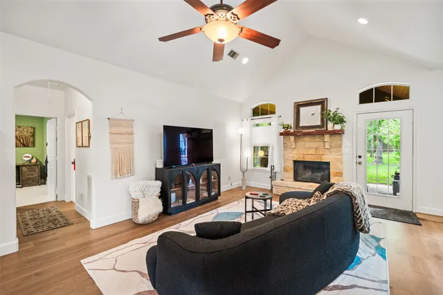 $609,900 | 18854 Lake Terrace, Montgomery, TX 77356