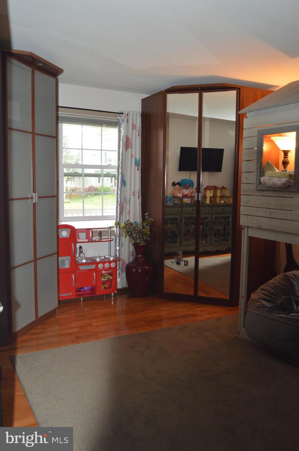 630 North Hammonds Ferry Road Linthicum, MD 21090 - Photo 11 of 26 Bedroom 2