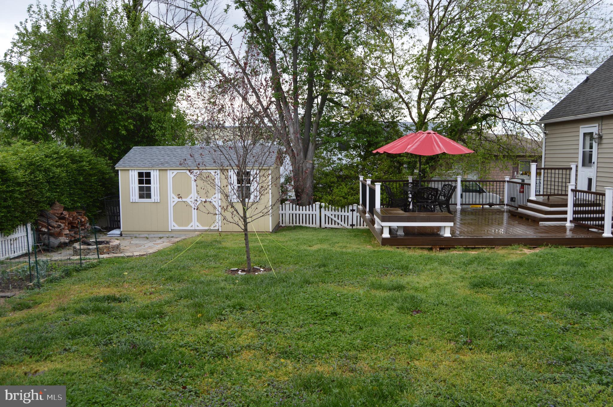 630 North Hammonds Ferry Road Linthicum, MD 21090 - Photo 3 of 26 New Vinyl Composite Deck