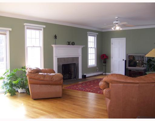 17 Woodhaven Road Barrington, RI 02806 - Photo 4 of 8 Den/Family/Great Room.