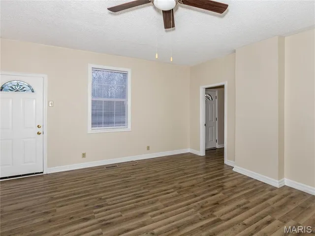 $179,900 | 147 West Wickliffe Avenue, Collinsville, IL 62234