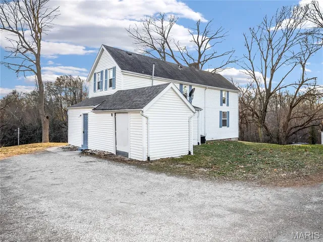 $179,900 | 147 West Wickliffe Avenue, Collinsville, IL 62234