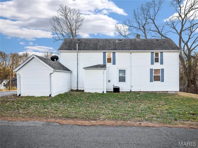 $179,900 | 147 West Wickliffe Avenue, Collinsville, IL 62234