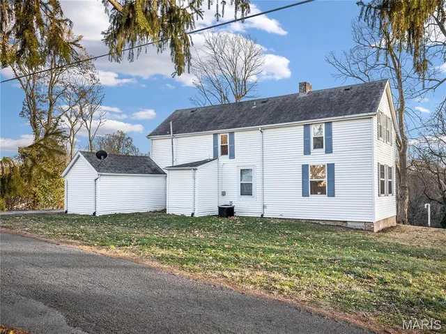 $179,900 | 147 West Wickliffe Avenue, Collinsville, IL 62234