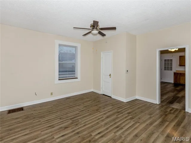 $179,900 | 147 West Wickliffe Avenue, Collinsville, IL 62234