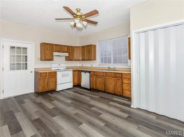 $179,900 | 147 West Wickliffe Avenue, Collinsville, IL 62234